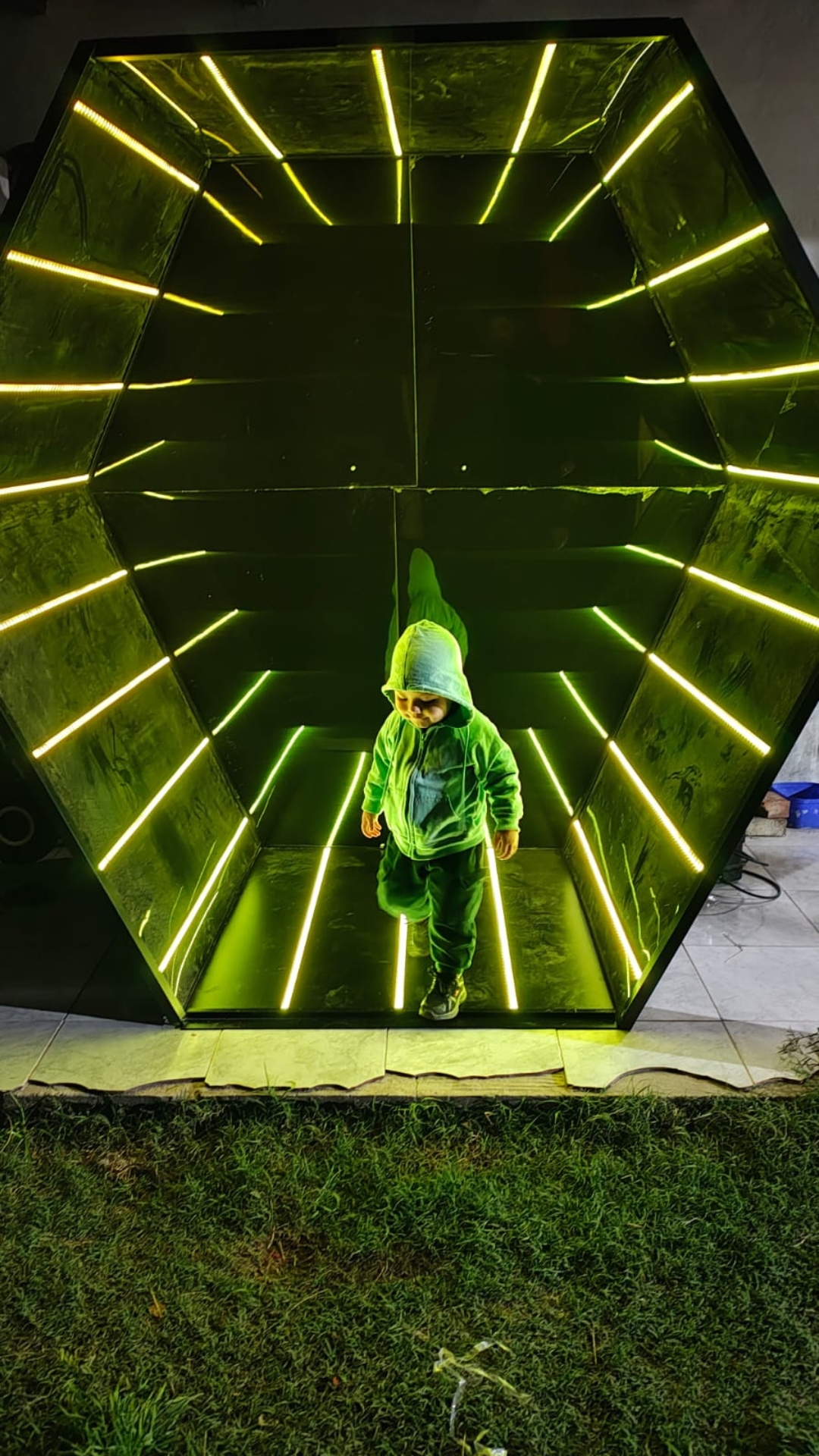 Hexagonoled Infinito